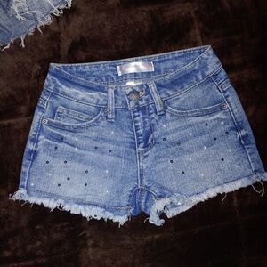 No boundaries shorts